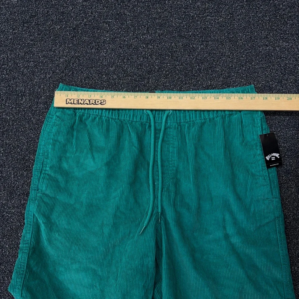 Billabong Mike EW Short 20 Mens Large Green Corduroy Elastic Waist Shorts NEW